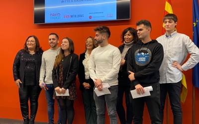 Núria Salán, Alícia Bosch i Montse González amb els guardonats | Helena Molist